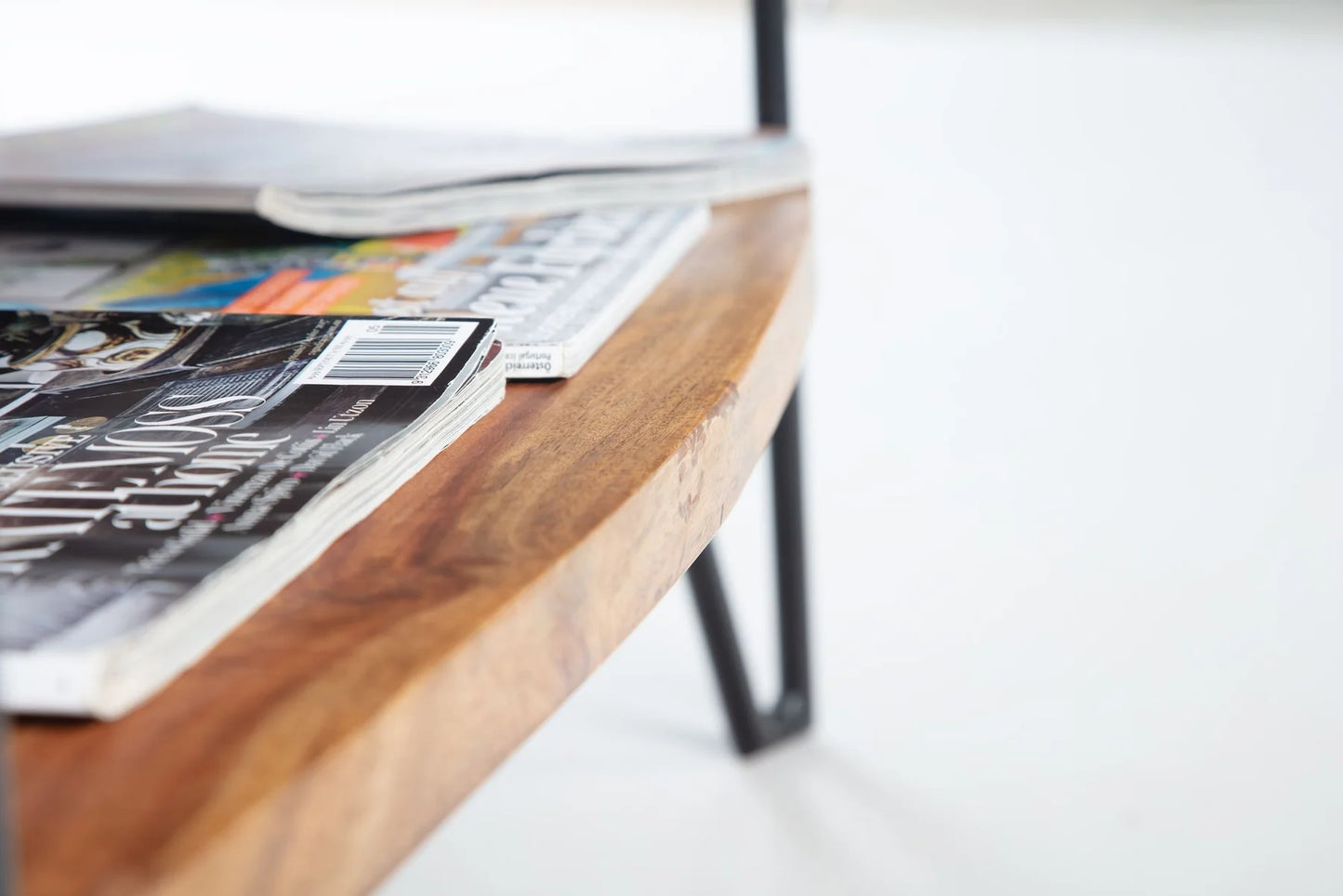 Modern Sheesham Wood Coffee Table With Self And Iron Legs